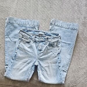 AE Light Wash Denim Festival Flare Jeans 8